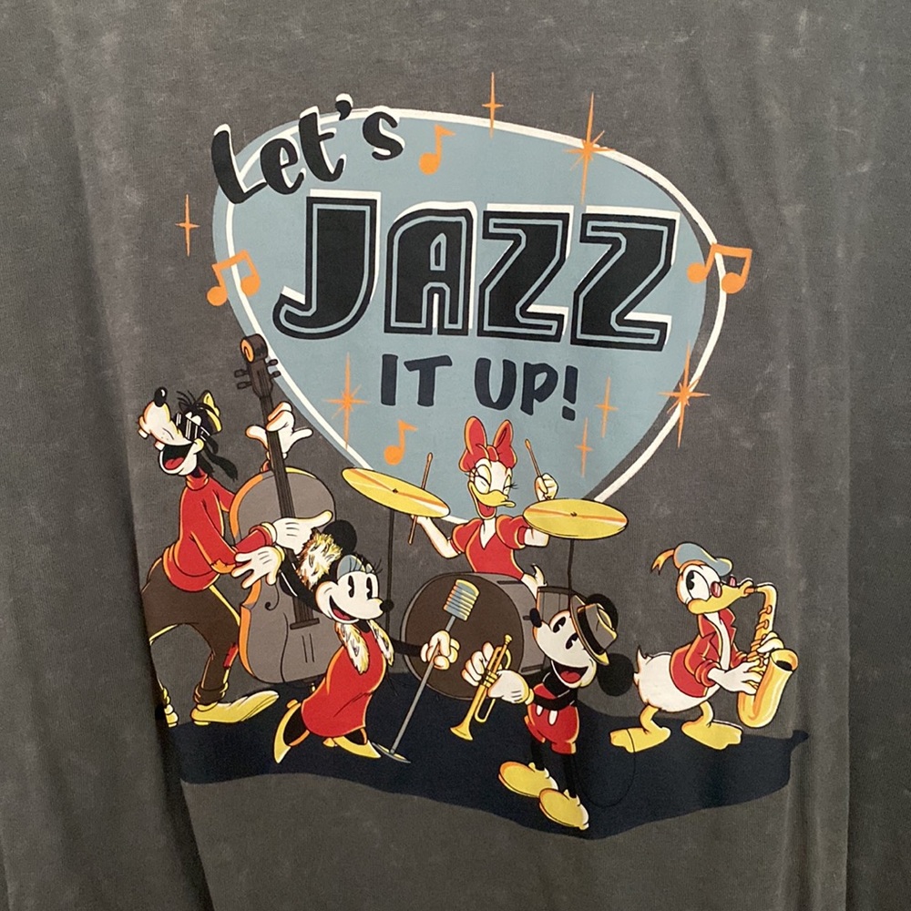 NWT DISNEY PLUS SIZE TEE